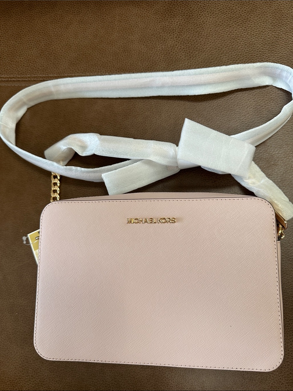 Michael Kors Light Pink Saffiano Crossbody Bag with Gold Logo - Picture 5 of 5